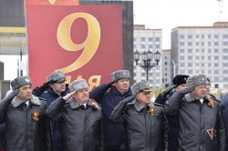 В Салехарде прошли торжественные мероприятия с участием Росгвардии в честь 80-летия Великой Победы В Салехарде прошли торжественные мероприятия с участием Росгвардии в честь 80-летия Великой Победы