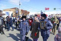 С портретами героев: на Ямале росгвардейцы прошли в колоннах Бессмертного полка С портретами героев: на Ямале росгвардейцы прошли в колоннах Бессмертного полка