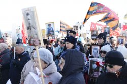 С портретами героев: на Ямале росгвардейцы прошли в колоннах Бессмертного полка С портретами героев: на Ямале росгвардейцы прошли в колоннах Бессмертного полка