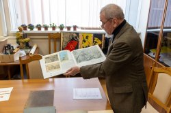 Более 50 книг военных лет переданы в дар Музею Победы Более 50 книг военных лет переданы в дар Музею Победы