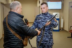 Росгвардия разъясняет жителям Новгородской области о принудительном отчуждении изъятого оружия Росгвардия разъясняет жителям Новгородской области о принудительном отчуждении изъятого оружия