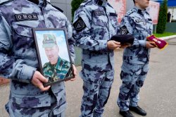 Сотрудники Росгвардии простились с легендарным командиром ОМОН Николаем Галкиным в Костроме Сотрудники Росгвардии простились с легендарным командиром ОМОН Николаем Галкиным в Костроме