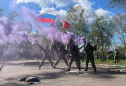 Показательные выступления провели росгвардейцы в подшефном детском доме Томска Показательные выступления провели росгвардейцы в подшефном детском доме Томска