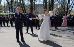 Росгвардейцы приняли участие в традиционной кадетской перекличке подшефной школы в Вологде Росгвардейцы приняли участие в традиционной кадетской перекличке подшефной школы в Вологде