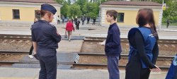 Акция "Равный равному": транспортные полицейские и студенты объединились ради безопасности подростков Акция "Равный равному": транспортные полицейские и студенты объединились ради безопасности подростков