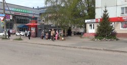 В Великом Новгороде полицейские задержали подозреваемых в разбойном нападении на торговца шавермой В Великом Новгороде полицейские задержали подозреваемых в разбойном нападении на торговца шавермой