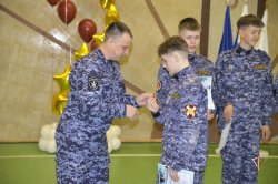 Подшефные кадеты Росгвардии стали участниками традиционного Кадетского бала в Салехарде Подшефные кадеты Росгвардии стали участниками традиционного Кадетского бала в Салехарде