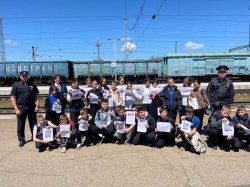 Школьники Невинномысска посетили экскурсию на вокзальном комплексе в рамках акции «Осторожно, железная дорога» Школьники Невинномысска посетили экскурсию на вокзальном комплексе в рамках акции «Осторожно, железная дорога»