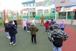 Росгвардейцы провели «Зарядку с Росгвардией» для воспитанников детского центра в Томской области Росгвардейцы провели «Зарядку с Росгвардией» для воспитанников детского центра в Томской области
