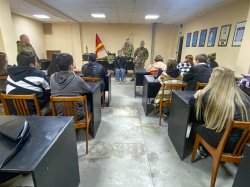 Сотрудники СОБР провели день открытых дверей для студентов в Челябинске Сотрудники СОБР провели день открытых дверей для студентов в Челябинске