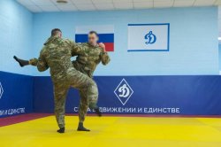 Спецназовцы Росгвардии прошли испытания на ведомственный знак отличия в ЛНР Спецназовцы Росгвардии прошли испытания на ведомственный знак отличия в ЛНР