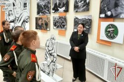 Посвященную Великой Отечественной войне выставку посетили кадеты Росгвардии в Кургане Посвященную Великой Отечественной войне выставку посетили кадеты Росгвардии в Кургане