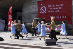 Около Музея Победы воссоздали атмосферу 1940-х годов Около Музея Победы воссоздали атмосферу 1940-х годов