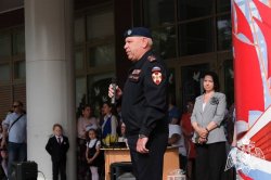 Командир астраханского СОБР поздравил выпускников родной школы с праздником Последнего звонка Командир астраханского СОБР поздравил выпускников родной школы с праздником Последнего звонка
