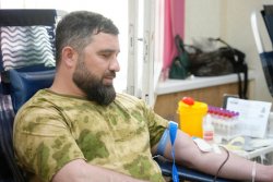 Военнослужащие Росгвардии поддержали донорскую акцию в Гудермесе Военнослужащие Росгвардии поддержали донорскую акцию в Гудермесе