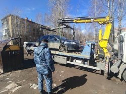 В Сыктывкаре оказались под арестом неплательщик алиментов и его автомобиль В Сыктывкаре оказались под арестом неплательщик алиментов и его автомобиль