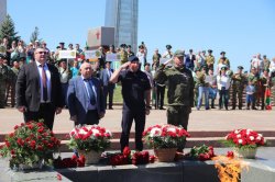 В День пограничника в Самаре возложили цветы к Вечному огню В День пограничника в Самаре возложили цветы к Вечному огню