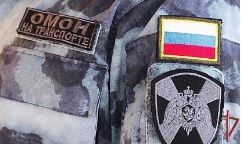 Сотрудники спецназа Росгвардии оказали помощь мужчине с приступом эпилепсии в Москве Сотрудники спецназа Росгвардии оказали помощь мужчине с приступом эпилепсии в Москве