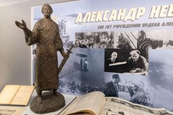 Выставка к 300-летию учреждения ордена Александра Невского открылась в Музее Победы Выставка к 300-летию учреждения ордена Александра Невского открылась в Музее Победы