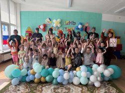 Сотрудники Росгвардии поздравили детей Чукотки с Международным днём защиты детей Сотрудники Росгвардии поздравили детей Чукотки с Международным днём защиты детей