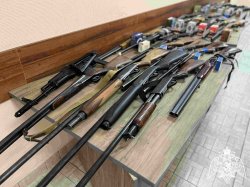 При содействии Росгвардии астраханцы передали в зону СВО около 40 единиц оружия При содействии Росгвардии астраханцы передали в зону СВО около 40 единиц оружия