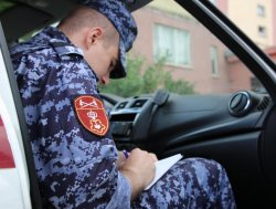 В Саранске благодаря бдительности охраны, росгвардейцы пресекли мелкое хищение в магазине В Саранске благодаря бдительности охраны, росгвардейцы пресекли мелкое хищение в магазине