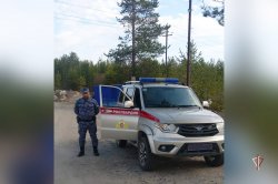 На Ямале росгвардейцы помогают пострадавшим от весеннего паводка На Ямале росгвардейцы помогают пострадавшим от весеннего паводка