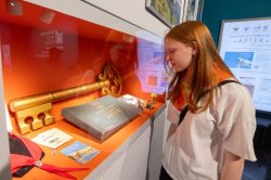 Выставка «Артек: 100 лет счастливого детства» открылась в Музее Победы Выставка «Артек: 100 лет счастливого детства» открылась в Музее Победы