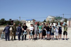 Росгвардейцы и школьники провели экологический субботник в Херсонской области Росгвардейцы и школьники провели экологический субботник в Херсонской области