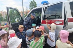 Томские росгвардейцы дали старт всероссийской ведомственной акции «Каникулы с Росгвардией» Томские росгвардейцы дали старт всероссийской ведомственной акции «Каникулы с Росгвардией»