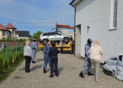 На имущество должницы наложен арест На имущество должницы наложен арест