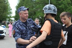 «День безопасности» провели вологодские росгвардейцы для ребят в военно-патриотическом центре «Авангард» «День безопасности» провели вологодские росгвардейцы для ребят в военно-патриотическом центре «Авангард»
