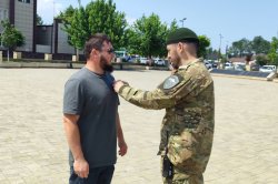 Военнослужащие грозненского соединения Росгвардии присоединились к акции «Российский триколор» в Чеченской Республике Военнослужащие грозненского соединения Росгвардии присоединились к акции «Российский триколор» в Чеченской Республике
