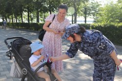 Самарские росгвардейцы присоединились к акции «Российский триколор» Самарские росгвардейцы присоединились к акции «Российский триколор»