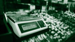 Торговец овощами предстанет перед судом за покупки своих же товаров по найденной банковской карте Торговец овощами предстанет перед судом за покупки своих же товаров по найденной банковской карте