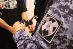 В Саранске экипаж Росгвардии задержал гражданина, который подрался с женщиной в результате спора В Саранске экипаж Росгвардии задержал гражданина, который подрался с женщиной в результате спора