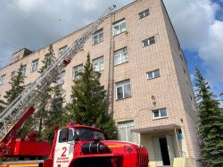 Совместное пожарно-тактическое учение Росгвардии и МЧС России прошло в Великом Новгороде Совместное пожарно-тактическое учение Росгвардии и МЧС России прошло в Великом Новгороде