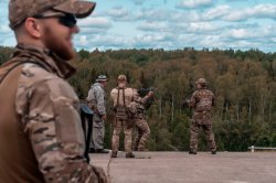 На одном из полигонов Московской области взрывотехники СОБР Главного управления Росгвардии по городу Москве провели учебные занятия, направленные на о На одном из полигонов Московской области взрывотехники СОБР Главного управления Росгвардии по городу Москве провели учебные занятия, направленные на о