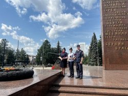 Пермские транспортные полицейские приняли участие в патриотической акции «Свеча памяти» Пермские транспортные полицейские приняли участие в патриотической акции «Свеча памяти»