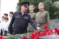 Сотрудники и ветераны вневедомственной охраны приняли участие в мероприятиях, посвященных Дню памяти и скорби Сотрудники и ветераны вневедомственной охраны приняли участие в мероприятиях, посвященных Дню памяти и скорби
