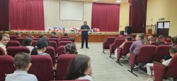 Госавтоинспекторы Карачаево-Черкесии проводят профилактические мероприятия «Внимание – ребёнок на дороге!» Госавтоинспекторы Карачаево-Черкесии проводят профилактические мероприятия «Внимание – ребёнок на дороге!»