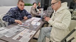 «Работа России. Время возможностей»: Росгвардия представила ведомство на ярмарке вакансий на Чукотке «Работа России. Время возможностей»: Росгвардия представила ведомство на ярмарке вакансий на Чукотке