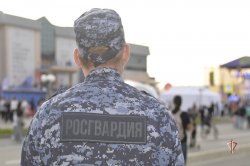Росгвардия обеспечила безопасность ямальцев в День российской молодежи Росгвардия обеспечила безопасность ямальцев в День российской молодежи