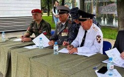 Росгвардейцы провели смотр строя и песни среди юнармейских отрядов в Подмосковье Росгвардейцы провели смотр строя и песни среди юнармейских отрядов в Подмосковье