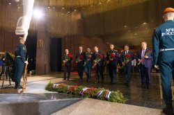 В Музее Победы алтайцы почтили память Героев 	В Музее Победы алтайцы почтили память Героев