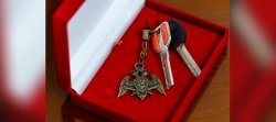 Директор Росгвардии вручил ключи от новой квартиры вдове Героя РФ майора Марата Тибилова Директор Росгвардии вручил ключи от новой квартиры вдове Героя РФ майора Марата Тибилова
