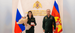 Директор Росгвардии вручил ключи от новой квартиры вдове Героя России Марата Тибилова Директор Росгвардии вручил ключи от новой квартиры вдове Героя России Марата Тибилова