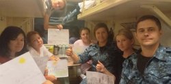 Сотрудники Таганрогского ЛО МВД России на транспорте обеспечили безопасное путешествие группы детей из Мариуполя, следовавших в детский оздоровительны Сотрудники Таганрогского ЛО МВД России на транспорте обеспечили безопасное путешествие группы детей из Мариуполя, следовавших в детский оздоровительны