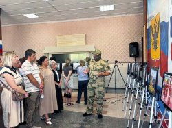 Росгвардейцы организовали фотовыставку в Херсонской области Росгвардейцы организовали фотовыставку в Херсонской области