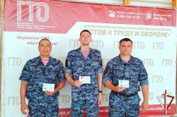 Знаки отличия «Готов к труду и обороне» вручили росгвардейцам в Зауралье Знаки отличия «Готов к труду и обороне» вручили росгвардейцам в Зауралье